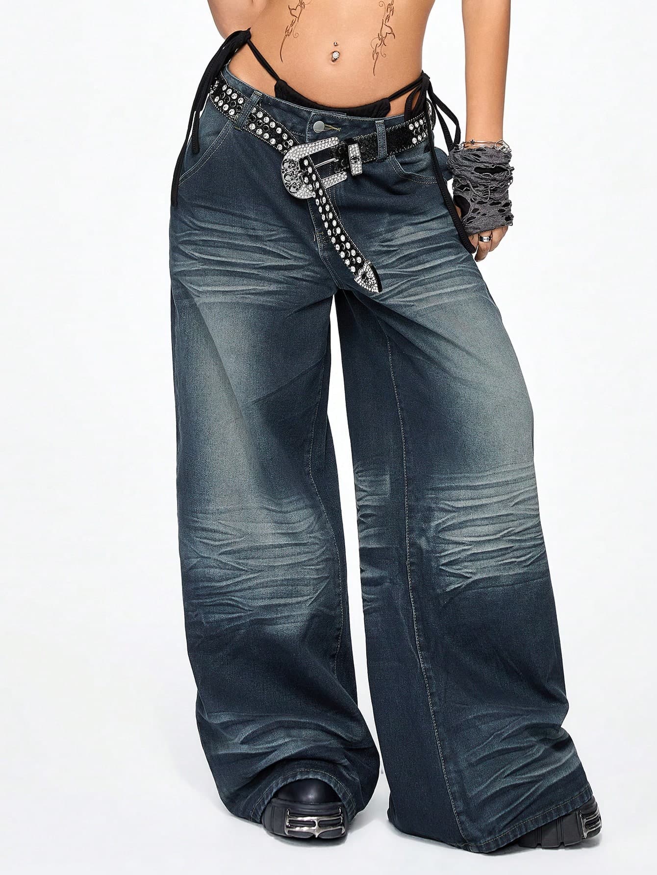 ROMWE Grunge Punk Women's Oversized Fit Back Pocket Embroidered Rhinestones Denim Jeans - Image 1