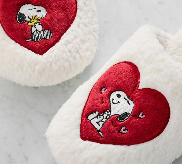 Peanuts Snoopy™ Hearts Slippers thumbnail 4