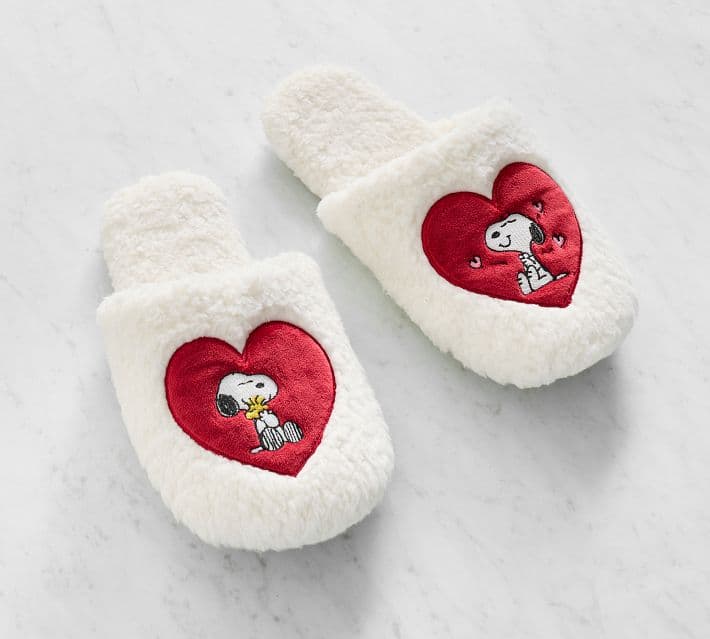 Peanuts Snoopy™ Hearts Slippers thumbnail 5