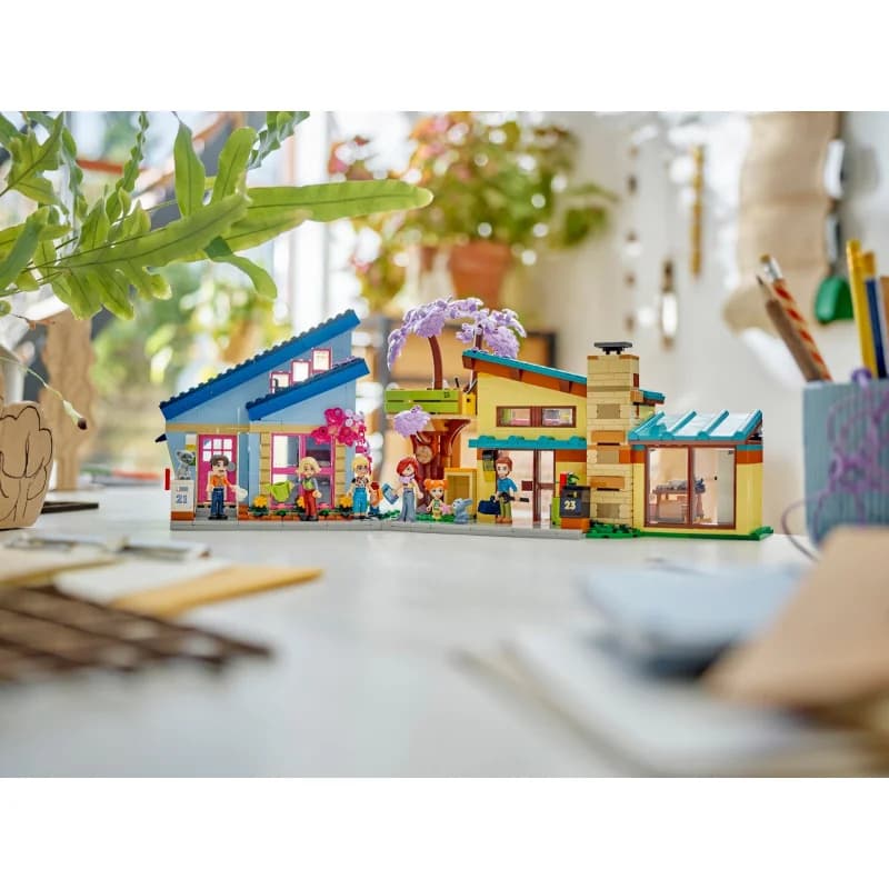 LEGO 42620 Olly and Paisley’s Family Houses thumbnail 7