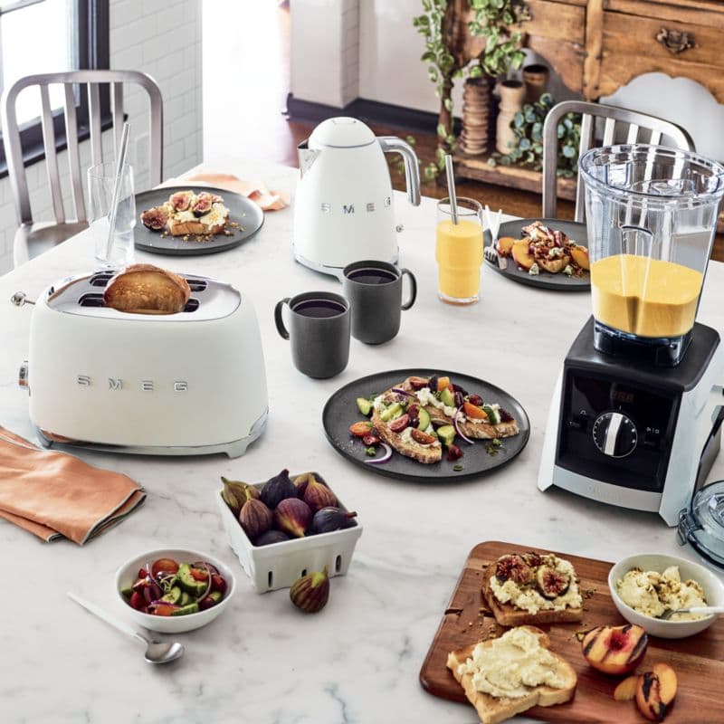 SMEG Matte White Electric Kettle thumbnail 3
