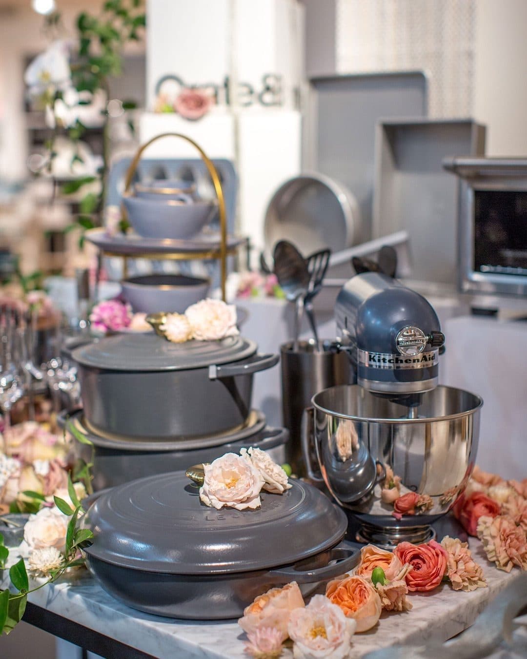 Le Creuset ® Signature 5-Qt. Cream Enameled Cast Iron Braiser thumbnail 9