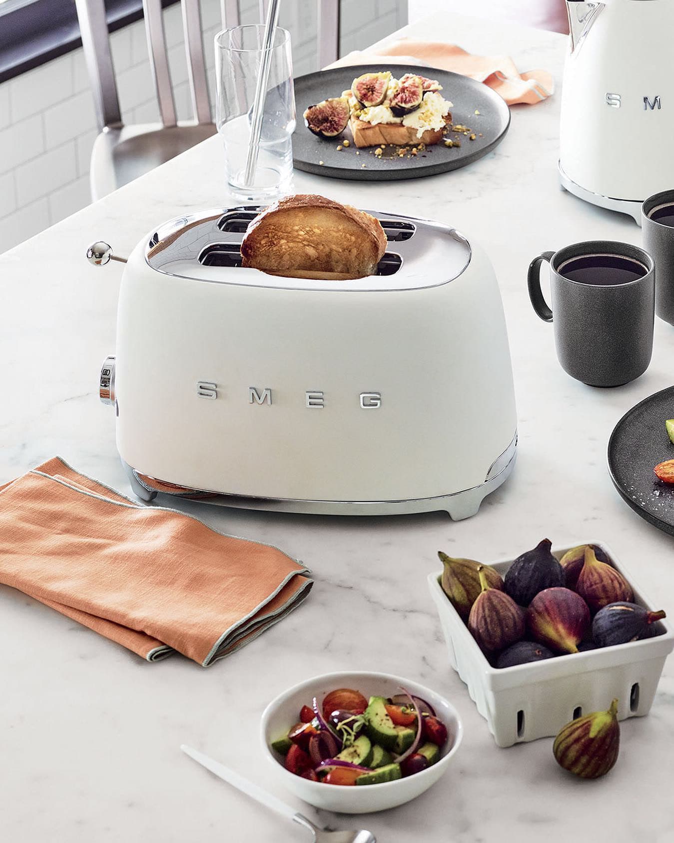 SMEG Matte White Electric Kettle thumbnail 18