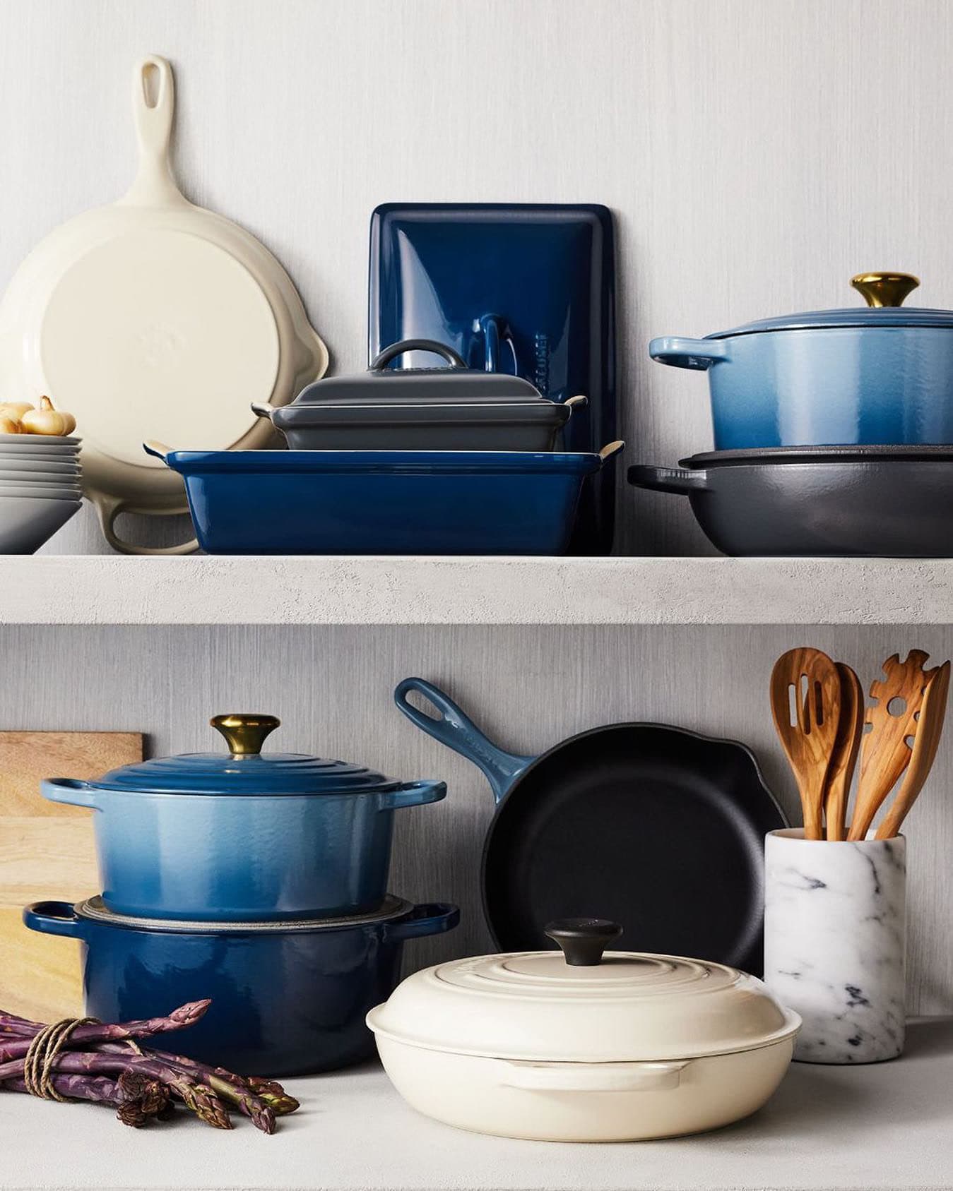 Le Creuset ® Signature 5-Qt. Cream Enameled Cast Iron Braiser thumbnail 6