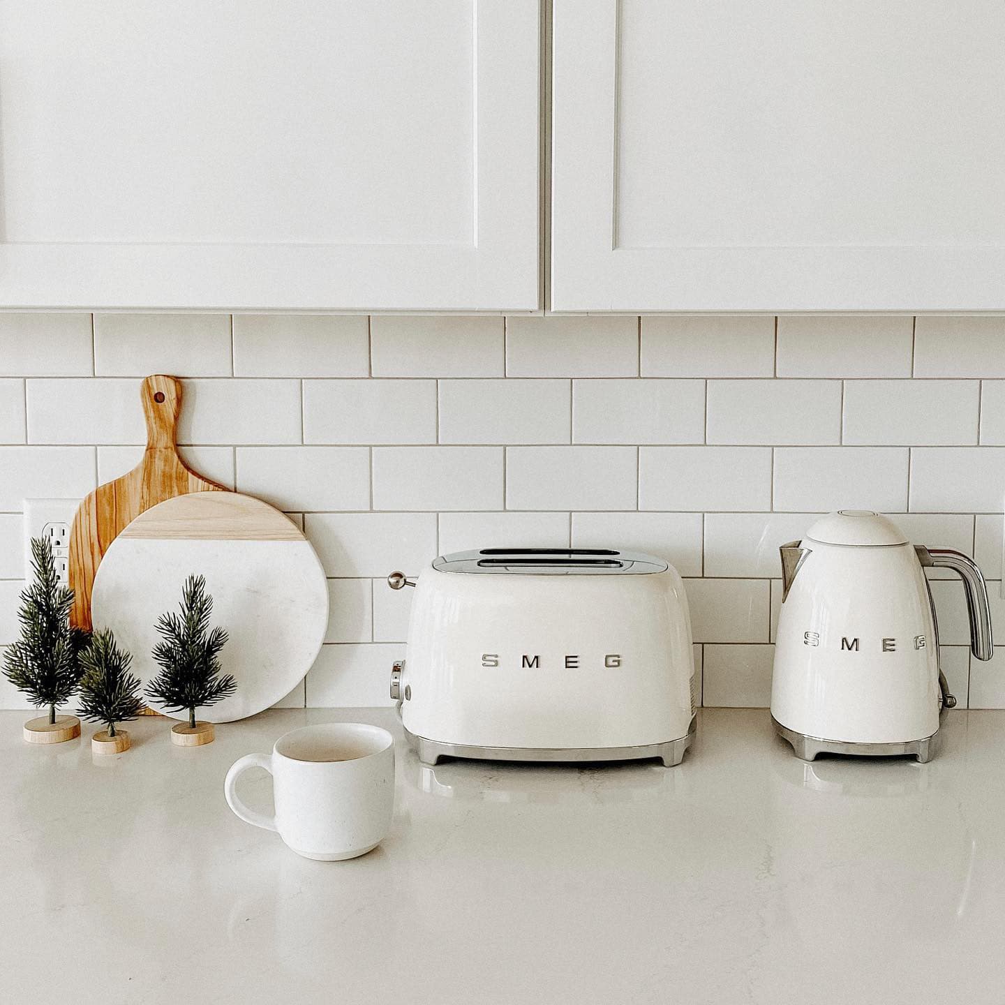 SMEG Matte White Electric Kettle thumbnail 17