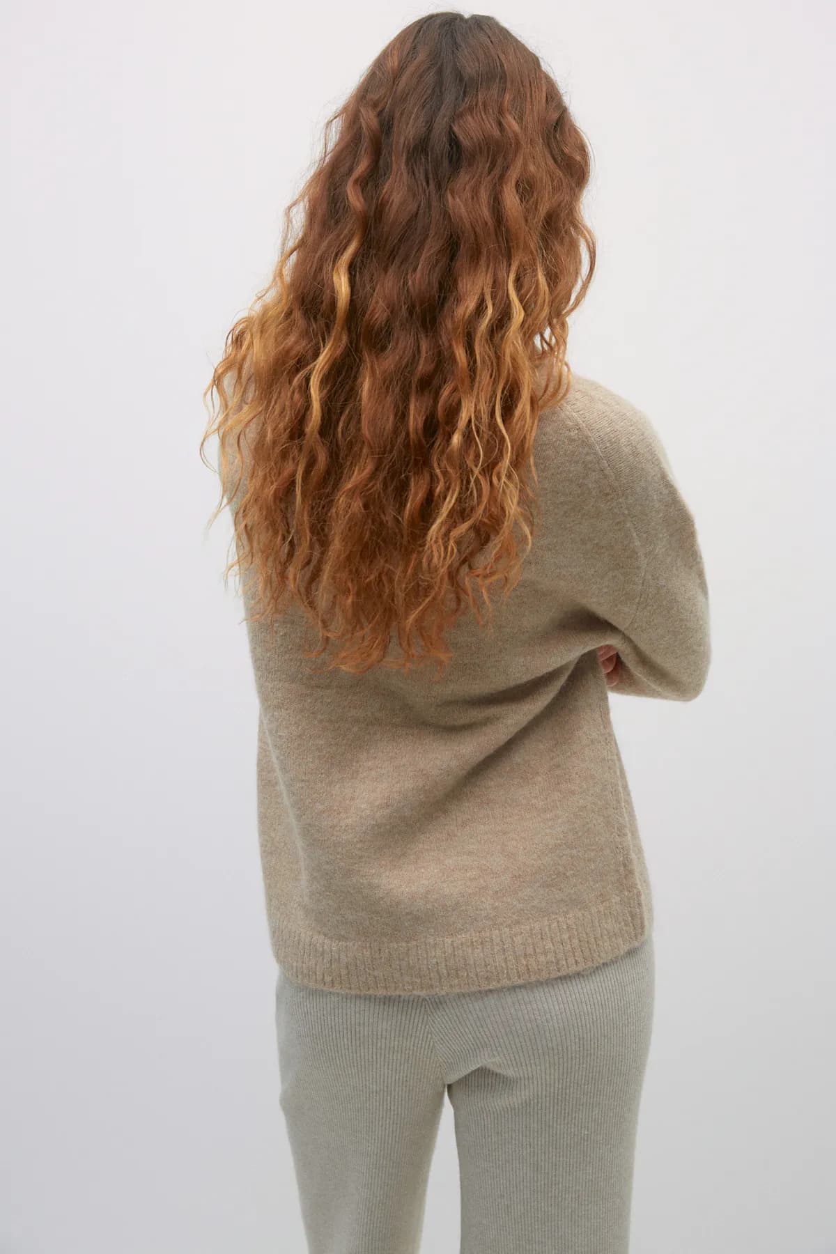 Crew neck knitted sweater thumbnail 3