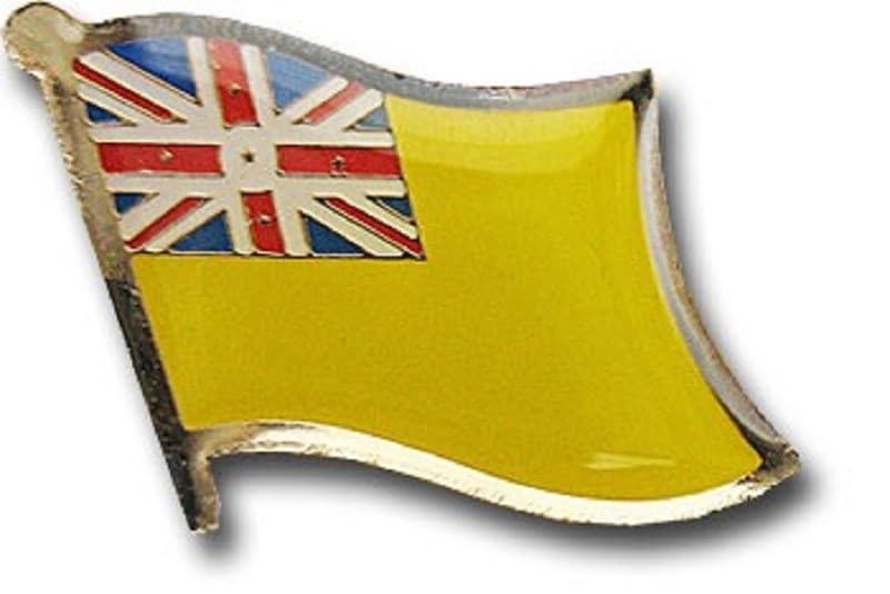 NIUE  HAT  LAPEL FLAG PIN  - NEW - Image 1