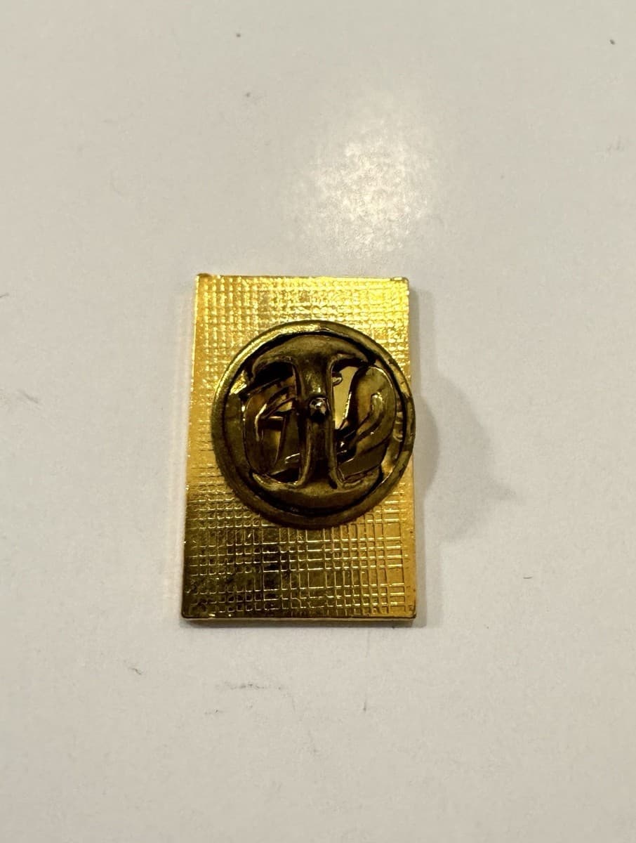 Vintage Chinese Flag Lapel Pin – Red Enamel with Gold Stars, Collectible Badge thumbnail 2