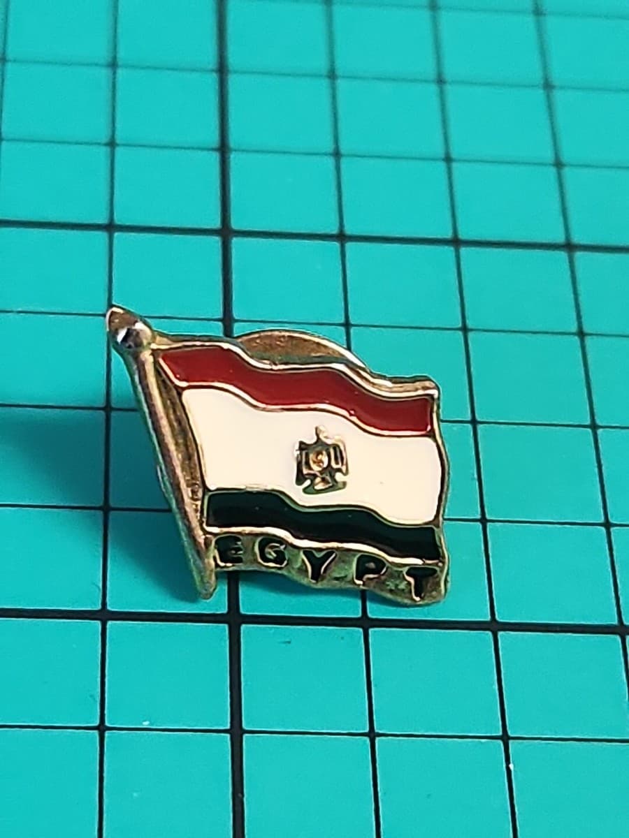 Vtg Egypt Flag 🇪🇬 Egyptian Gold Tone Lapel Pin  Hat Pin thumbnail 3