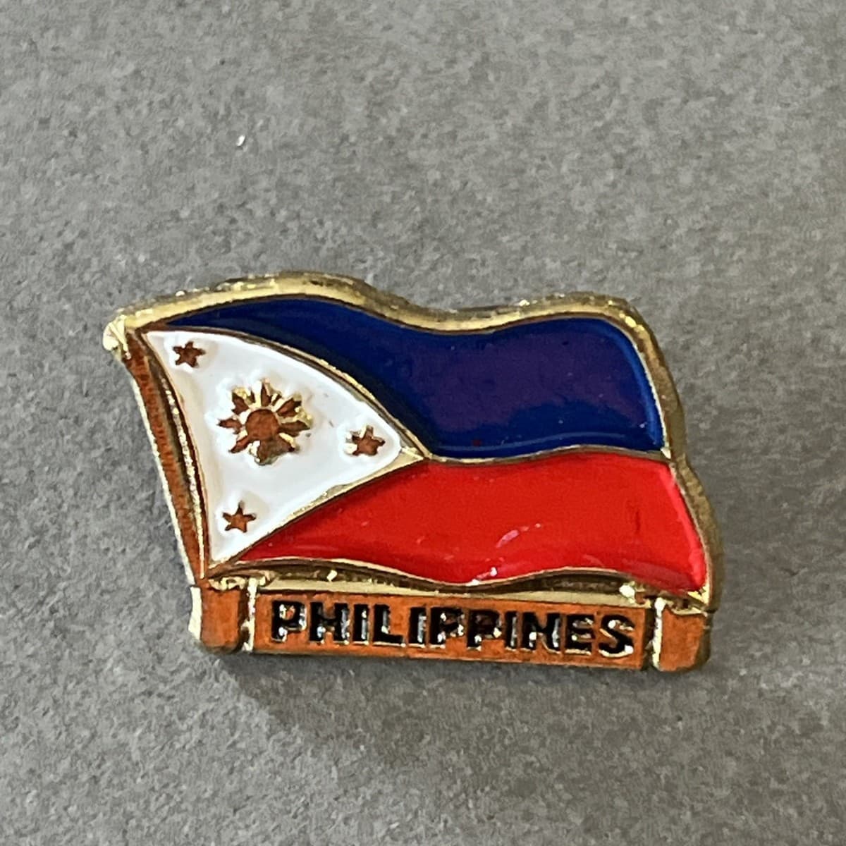Vtg Philippines Flag Lapel Pin Detailed Enamel &amp; Gold Tone Metal Collectible thumbnail 5