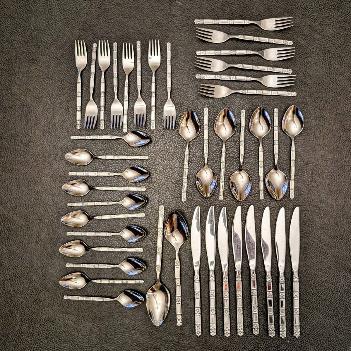 Oneida Community Madrid Flatware Stainless No Black Accent Serving 43 Pc - Image 1