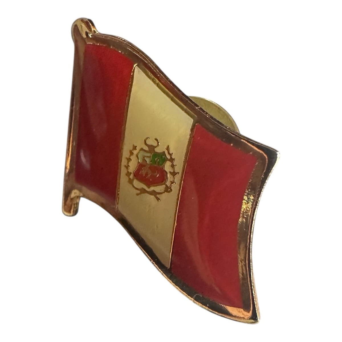 Flag of Peru Vintage Lapel Pin! Men’s And Women’s! Good Toned Pin thumbnail 2