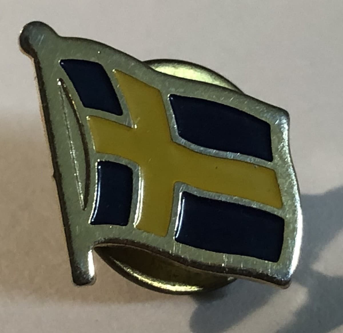 Enamel National Flag Of Sweden Pin-Back Lapel Pin Nordic Cross - Image 1