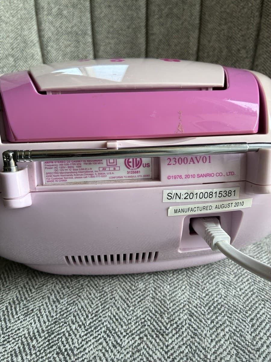 Hello Kitty Sanrio Vintage Portable Stereo CD Player Radio Cassette Recorder thumbnail 5