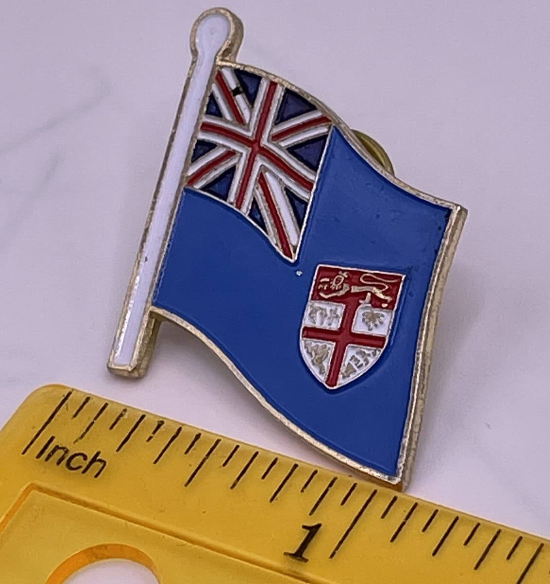 Vintage Enamel Fiji Flag Gold Tone Metal Lapel Pinback Backpack Jacket Hat Pin thumbnail 3