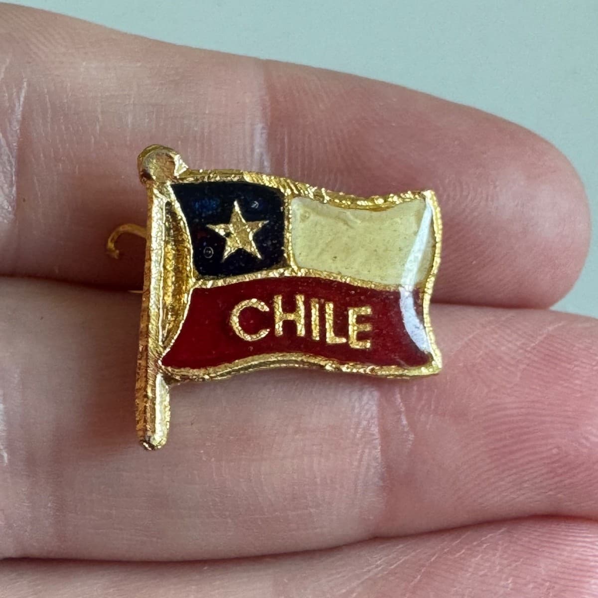 Vintage Chile Flag Enamel Lapel Pin Souvenir Travel Collectible Tie Tack - Image 1