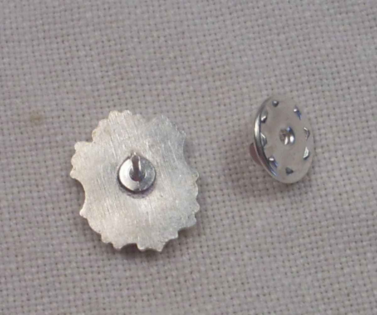 Vintage REU Silver Plated/Enamel Germany Flag Shield  Pin - New thumbnail 3