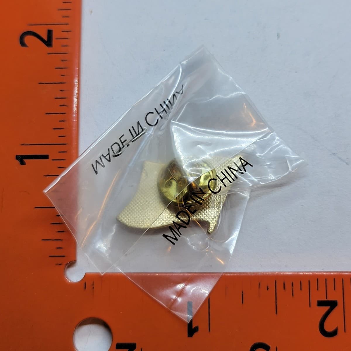 Seychelles Flag Pin - New In Package thumbnail 3