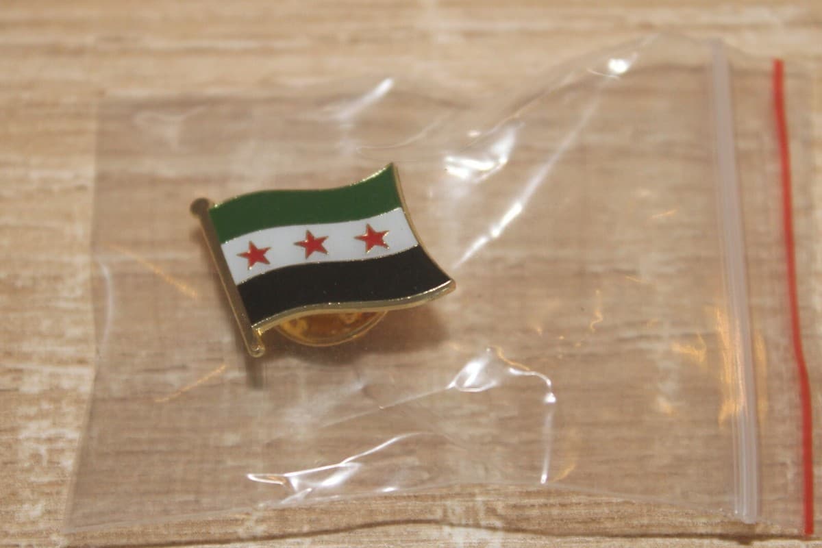 SYRIA REPUBLIC Syrian Republic Metal Flag Lapel Pin Badge *NEW*MIX &amp; MATCH BUY 3 thumbnail 2
