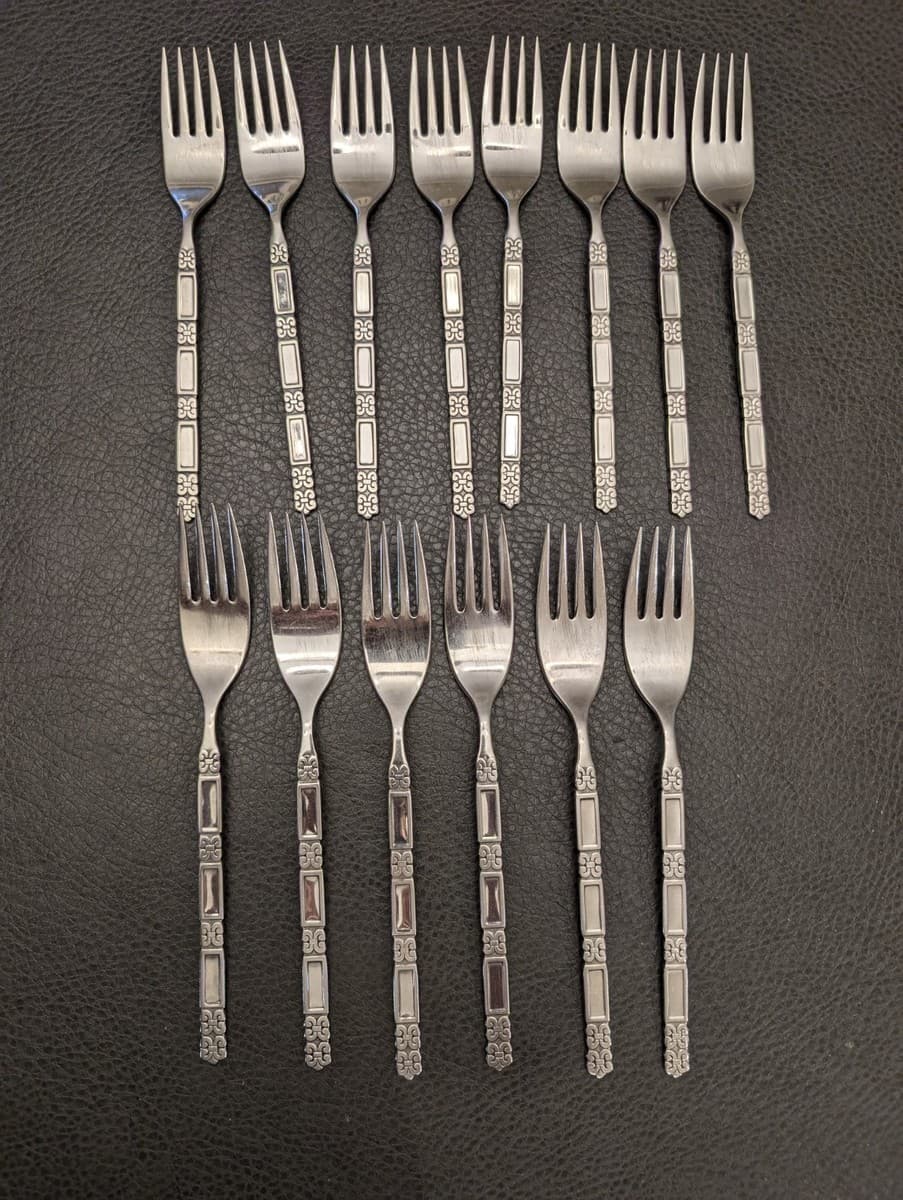 Oneida Community Madrid Flatware Stainless No Black Accent Serving 43 Pc thumbnail 3