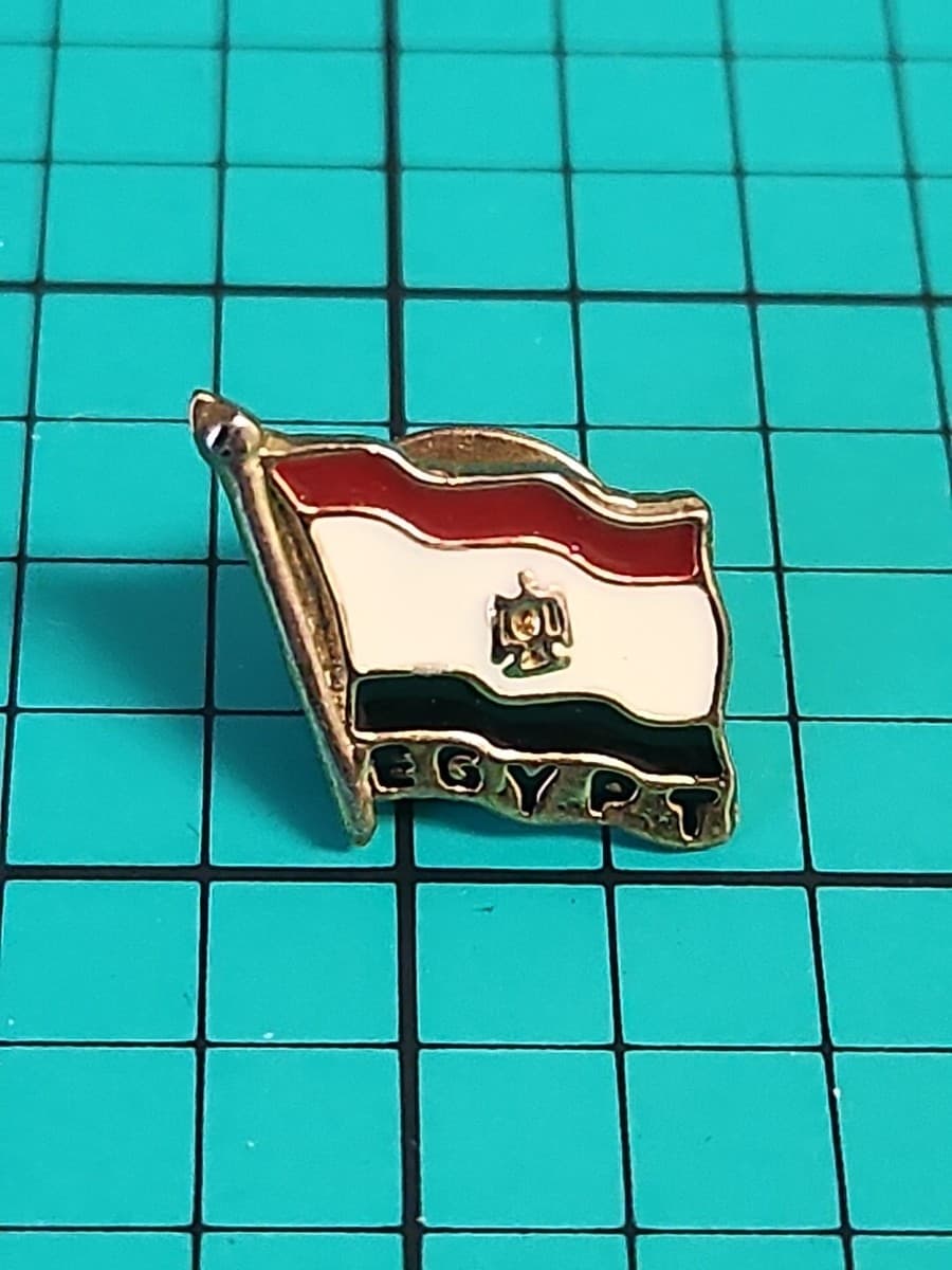 Vtg Egypt Flag 🇪🇬 Egyptian Gold Tone Lapel Pin  Hat Pin thumbnail 5