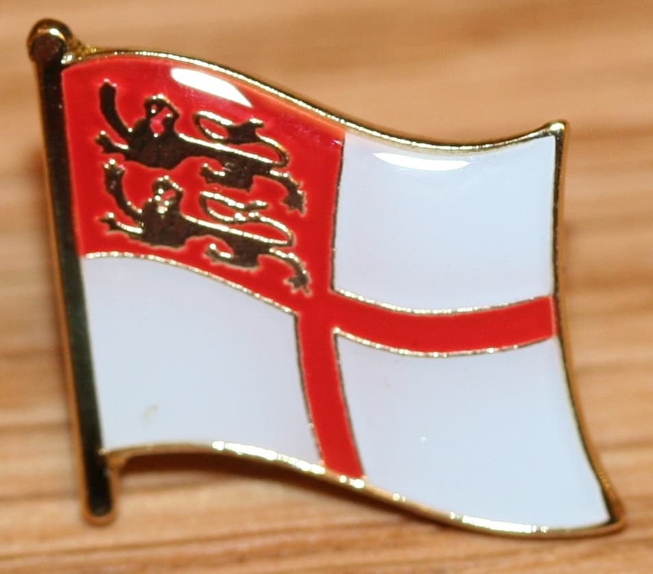 SARK Channel Islands Flag Enamel Pin Badge - Image 1