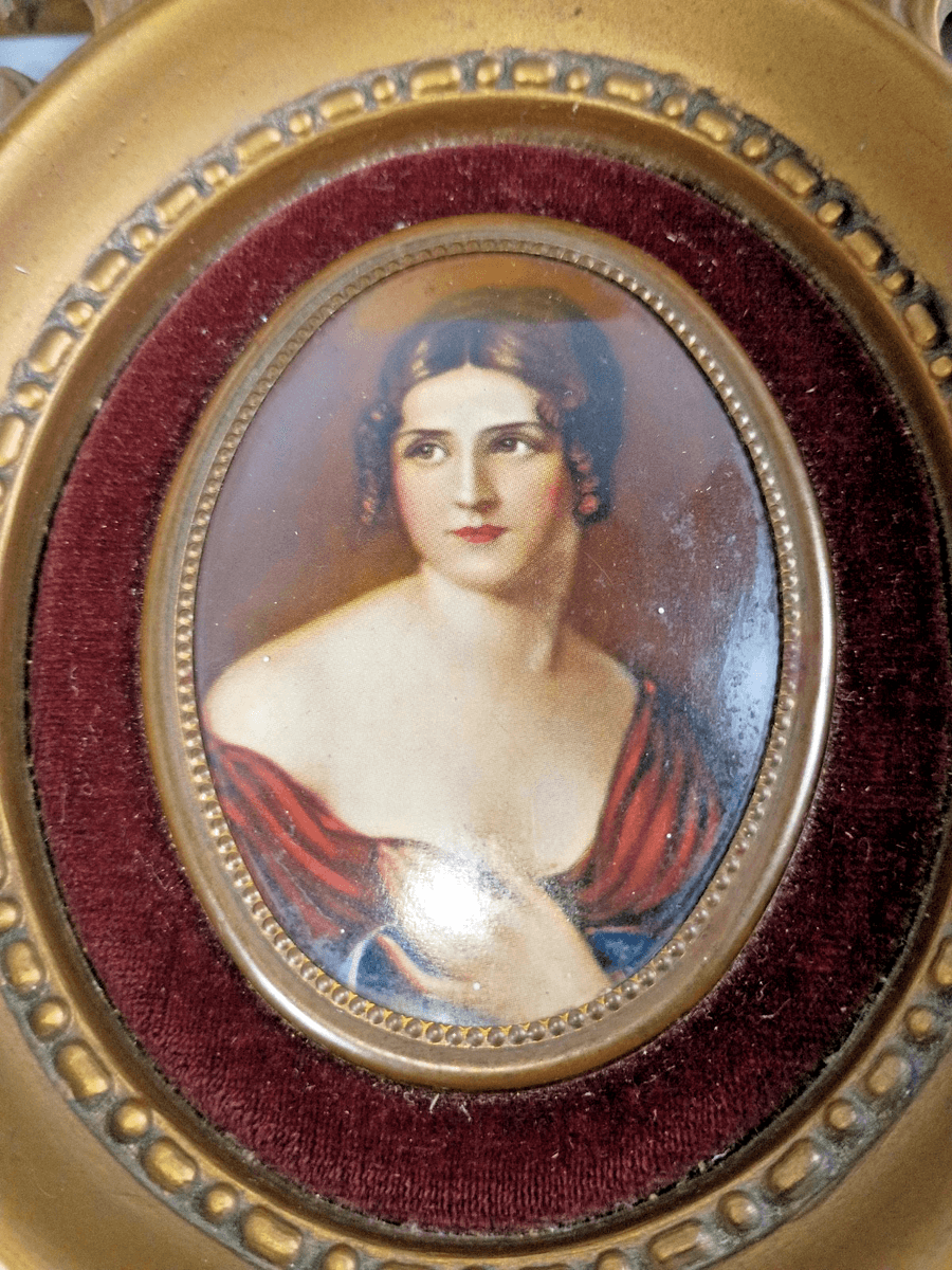 Victorian Cameo Creation wall shelf Sconce 13' Hx8"W thumbnail 5