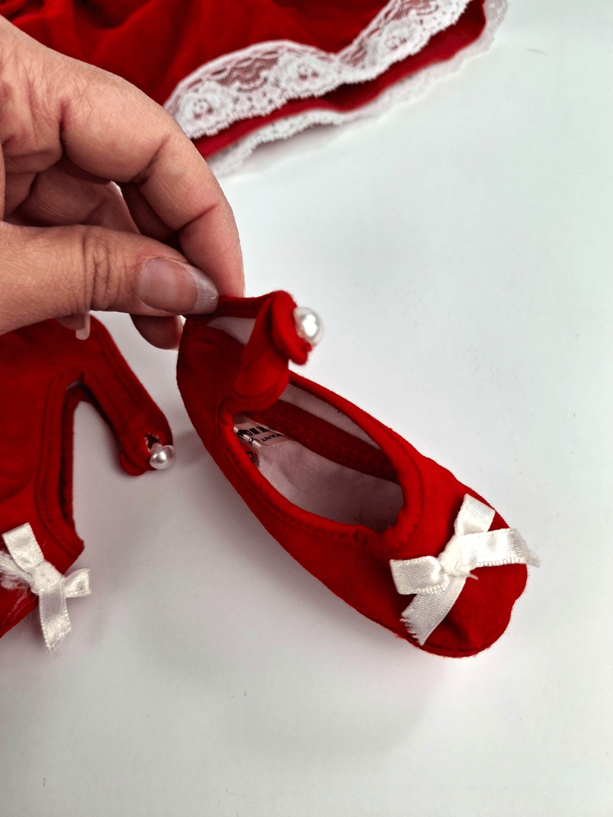 Vintage 1980s Baby Girl’s Red Velvet Lace Dress Set with Shoes 6-9 mos thumbnail 5