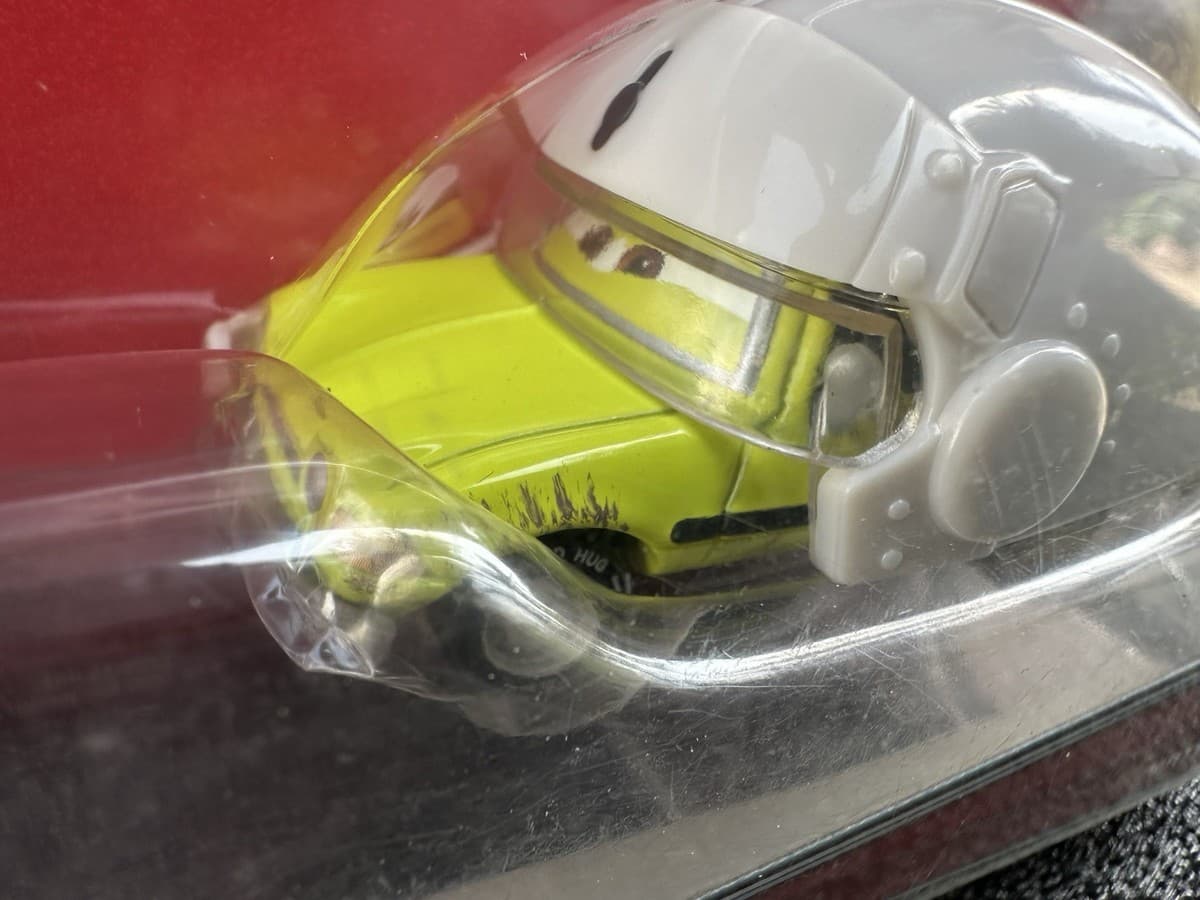 DISNEY PIXAR CARS 2 TWIN PACK - ACER WITH HELMET/GREM WI TH HELMET, Rare!! thumbnail 3