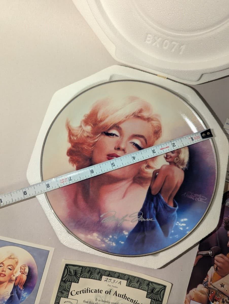 Marilyn Monroe "A Glimmering Dream" 5th Issue Collector Plate Bradford Exchange  thumbnail 4