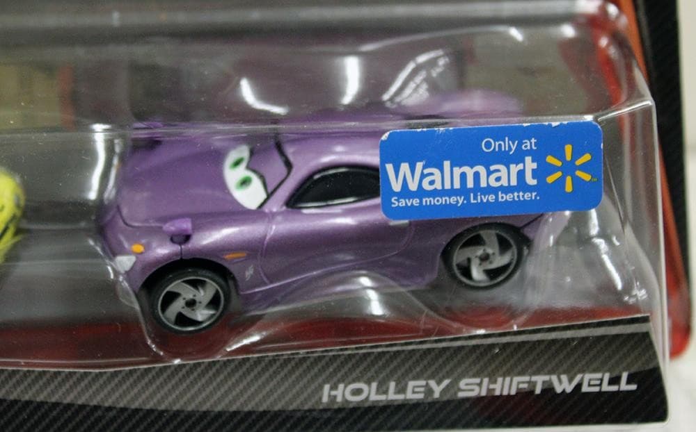 Disney Pixar Cars 2 Fred Fisbowski &amp; Holley Shiftwell Die Cast Car 2-Pack NR thumbnail 3