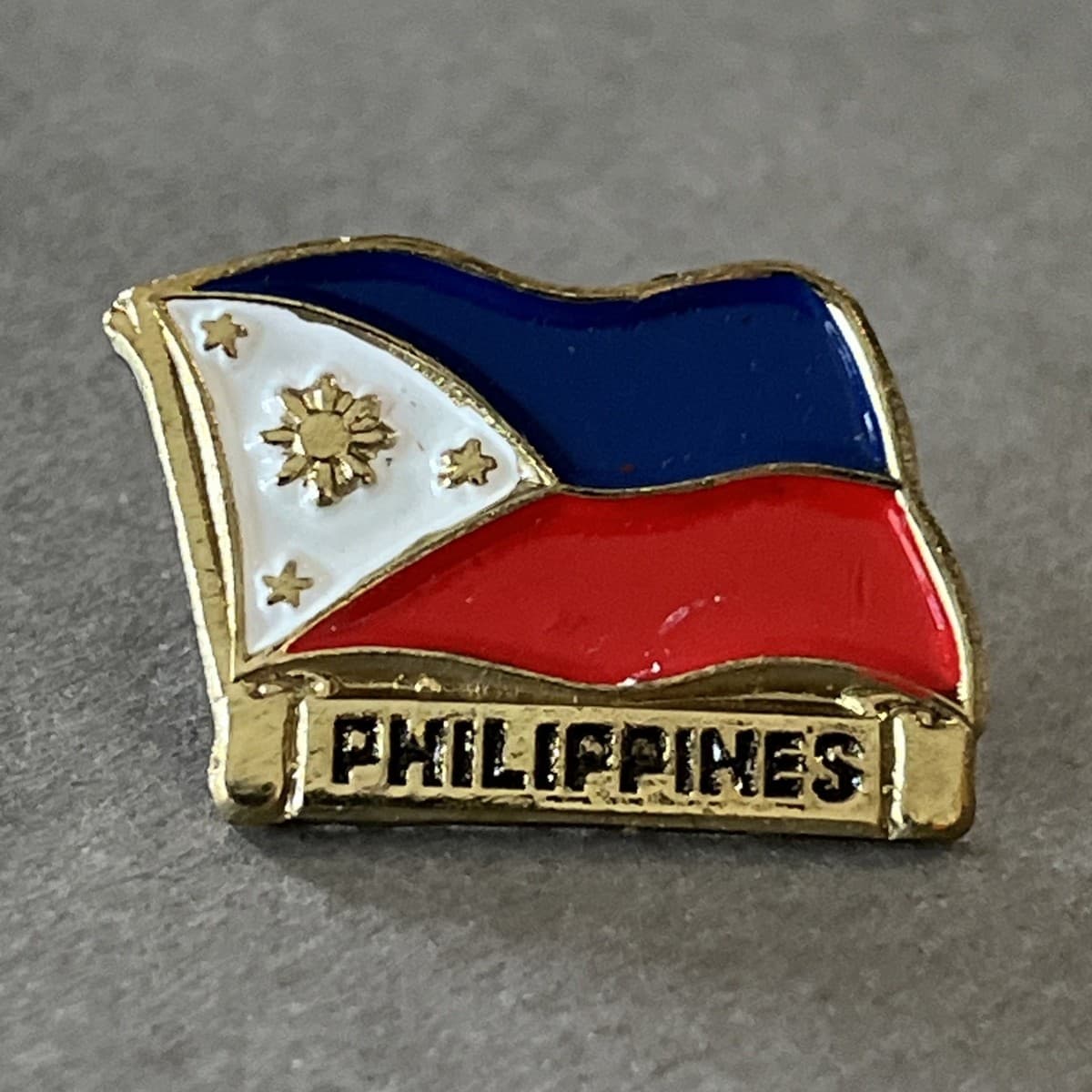 Vtg Philippines Flag Lapel Pin Detailed Enamel &amp; Gold Tone Metal Collectible - Image 1