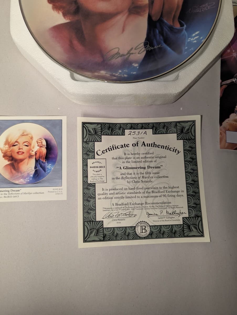 Marilyn Monroe "A Glimmering Dream" 5th Issue Collector Plate Bradford Exchange  thumbnail 2