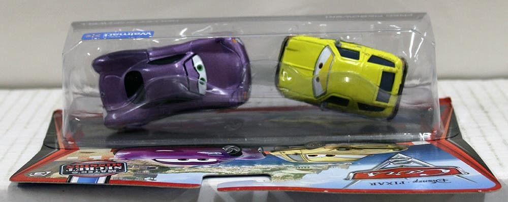Disney Pixar Cars 2 Fred Fisbowski &amp; Holley Shiftwell Die Cast Car 2-Pack NR thumbnail 5