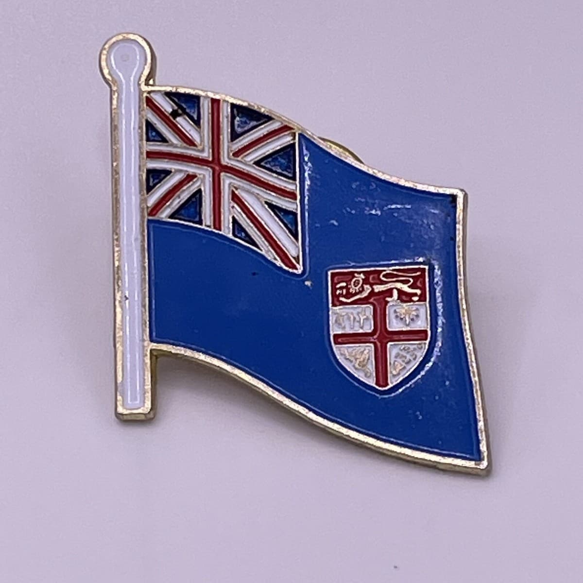 Vintage Enamel Fiji Flag Gold Tone Metal Lapel Pinback Backpack Jacket Hat Pin - Image 1
