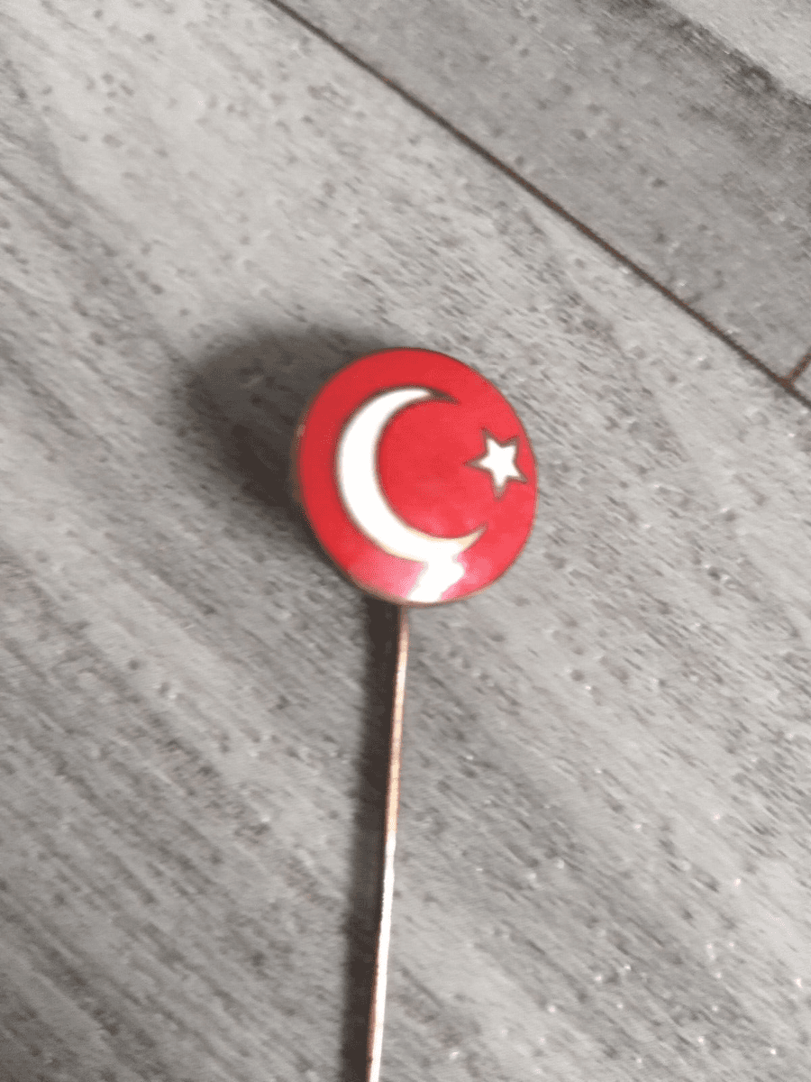 Vintage Turkey Flag Symbol Hat Pin Brooch Crescent Moon Star Red White thumbnail 4