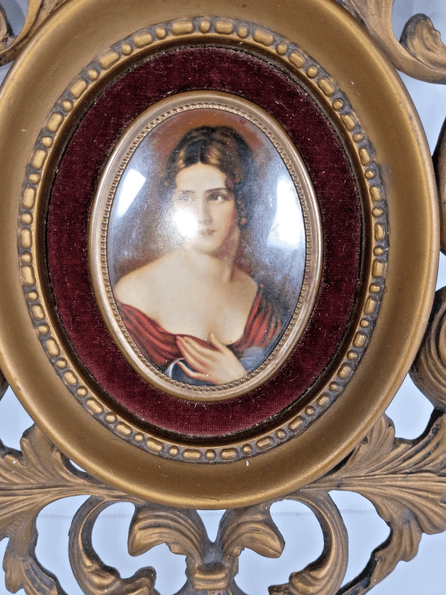 Victorian Cameo Creation wall shelf Sconce 13' Hx8"W thumbnail 2