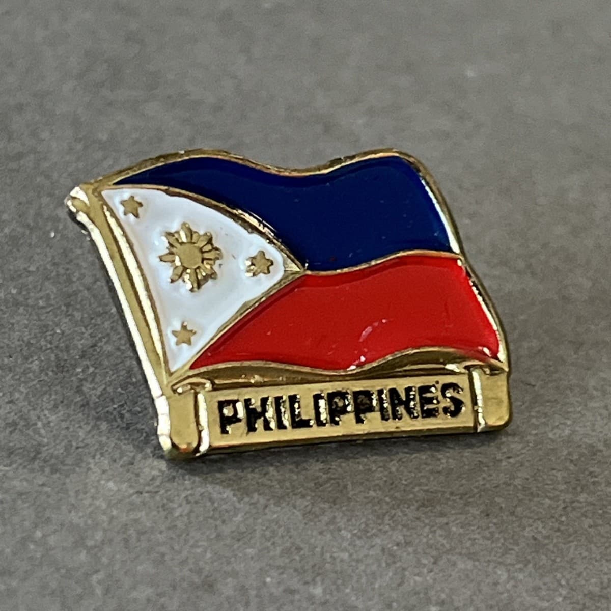 Vtg Philippines Flag Lapel Pin Detailed Enamel &amp; Gold Tone Metal Collectible thumbnail 4