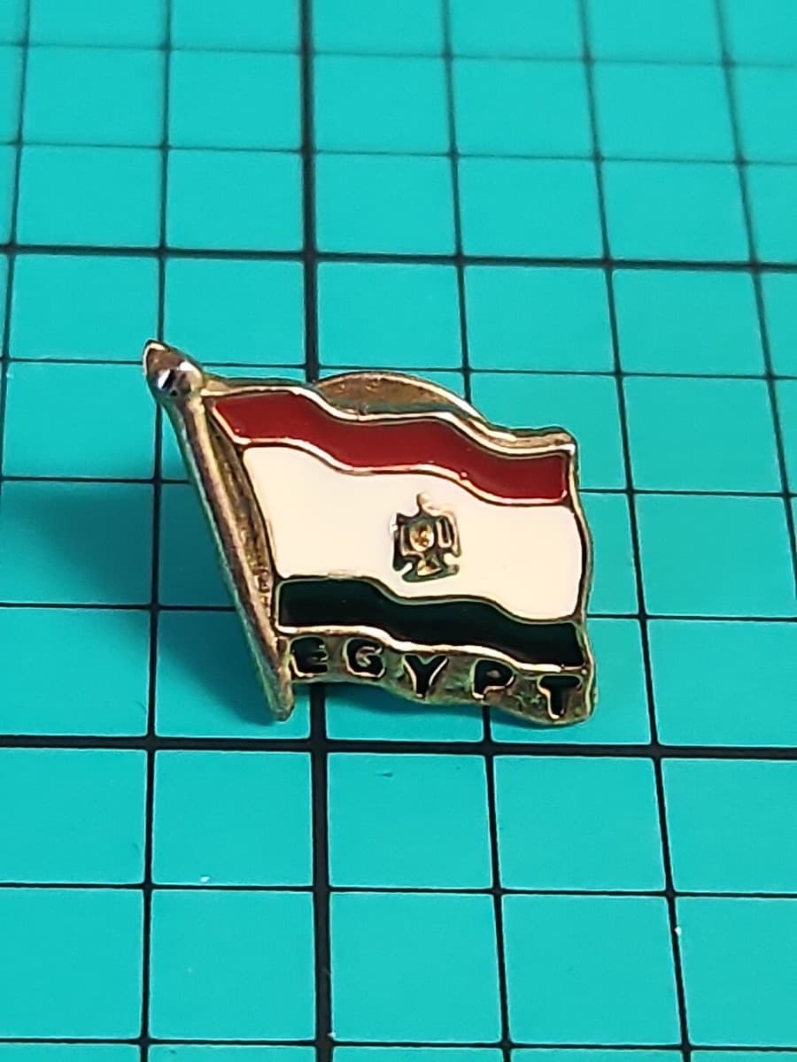 Vtg Egypt Flag 🇪🇬 Egyptian Gold Tone Lapel Pin  Hat Pin thumbnail 4