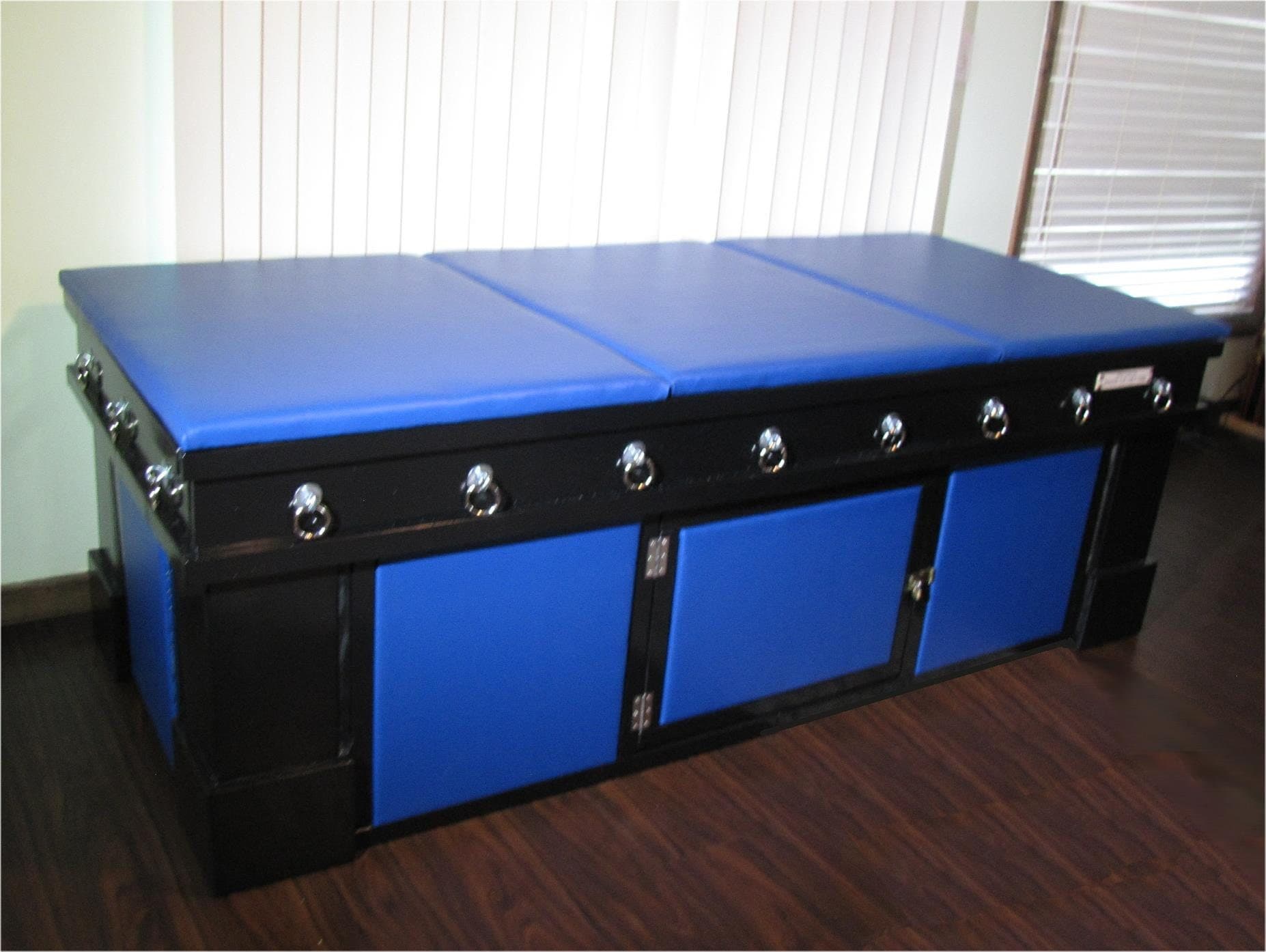 Bdsm Dungeon Bondage Table with Slave cage and removable Panels - Image 1