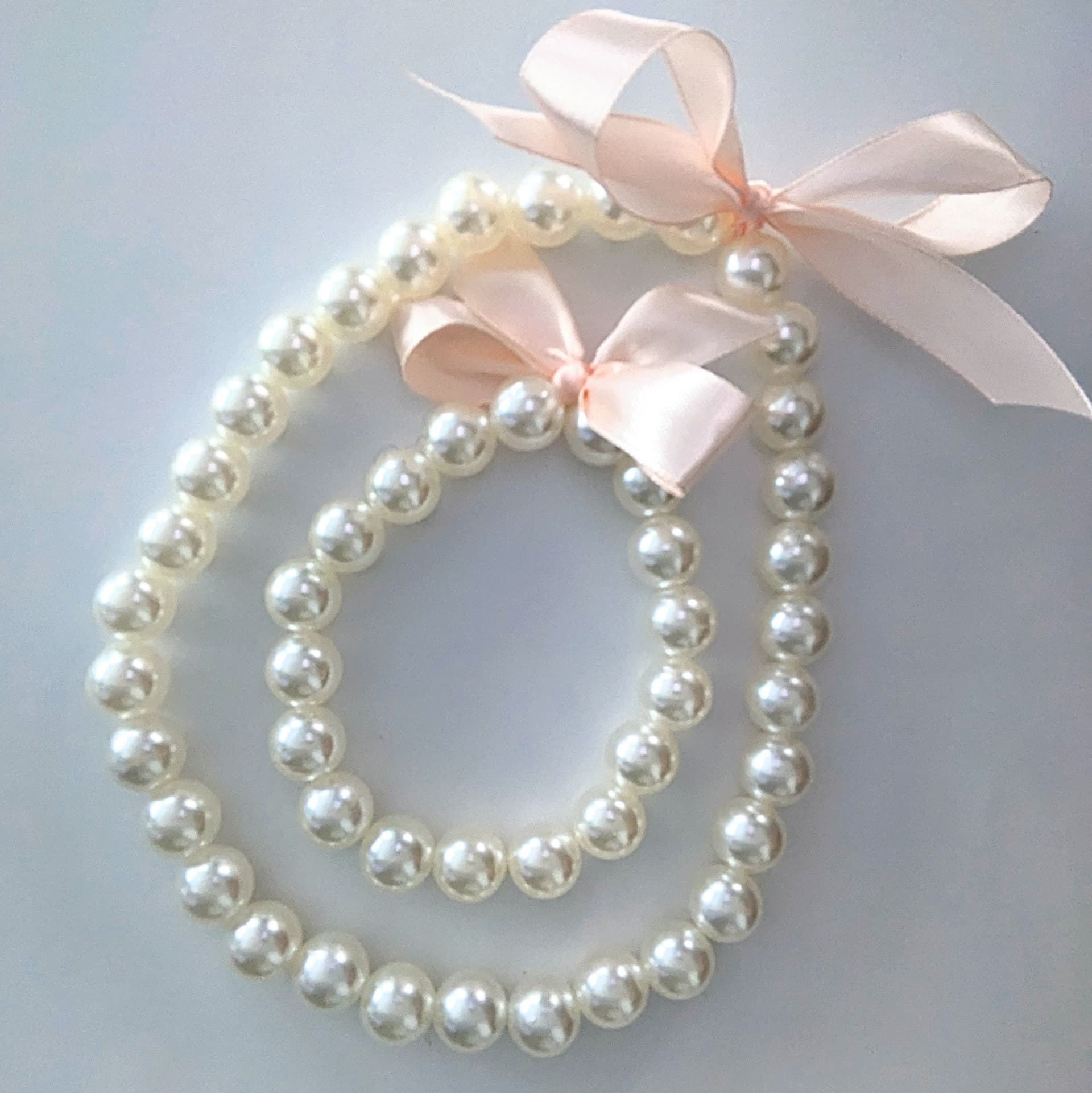 Pearl Necklace with Pink or Gold bow for dogs - Image 1