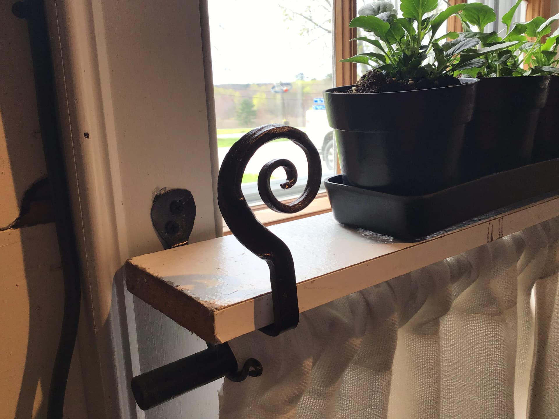 Shelf Brackets (Pair) For Window - Fiddlehead 5 ½ in Black thumbnail 5