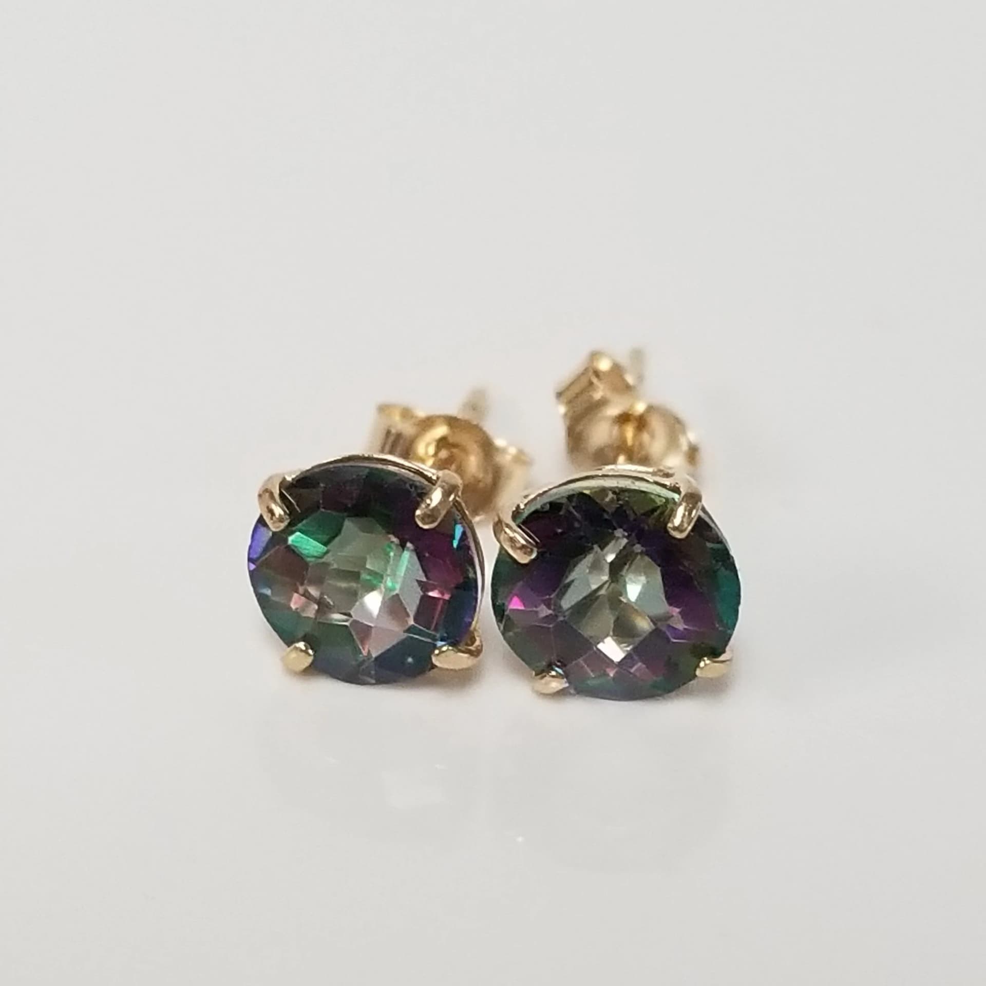 6mm Estate New 14k Yellow Gold Natural 1.5ct Mystic Topaz Alexandrite Earrings Studs Green Purple Blue G271 - Image 1