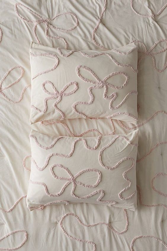 Wild Bows Tufted Sham Set in Pink at Urban Outfitters thumbnail 5