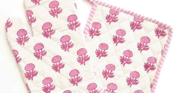 Pomegranate Rose Wine Mitt & Potholder Set thumbnail 7