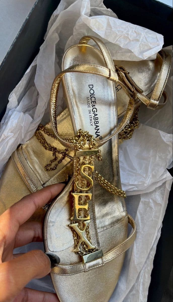Pin by 𝐊𝐈𝐘𝐎𝐎𝐌𝐈𝐒𝐅𝐀𝐈𝐑𝐘ᥫ᭡ on FA$HION KILLA | Heels, Girly shoes, Fashion shoes - Image 1