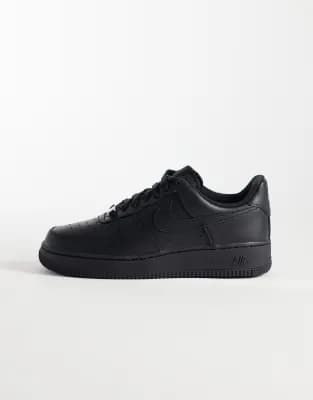 Nike Air Force 1'07 trainers in black  - Image 1