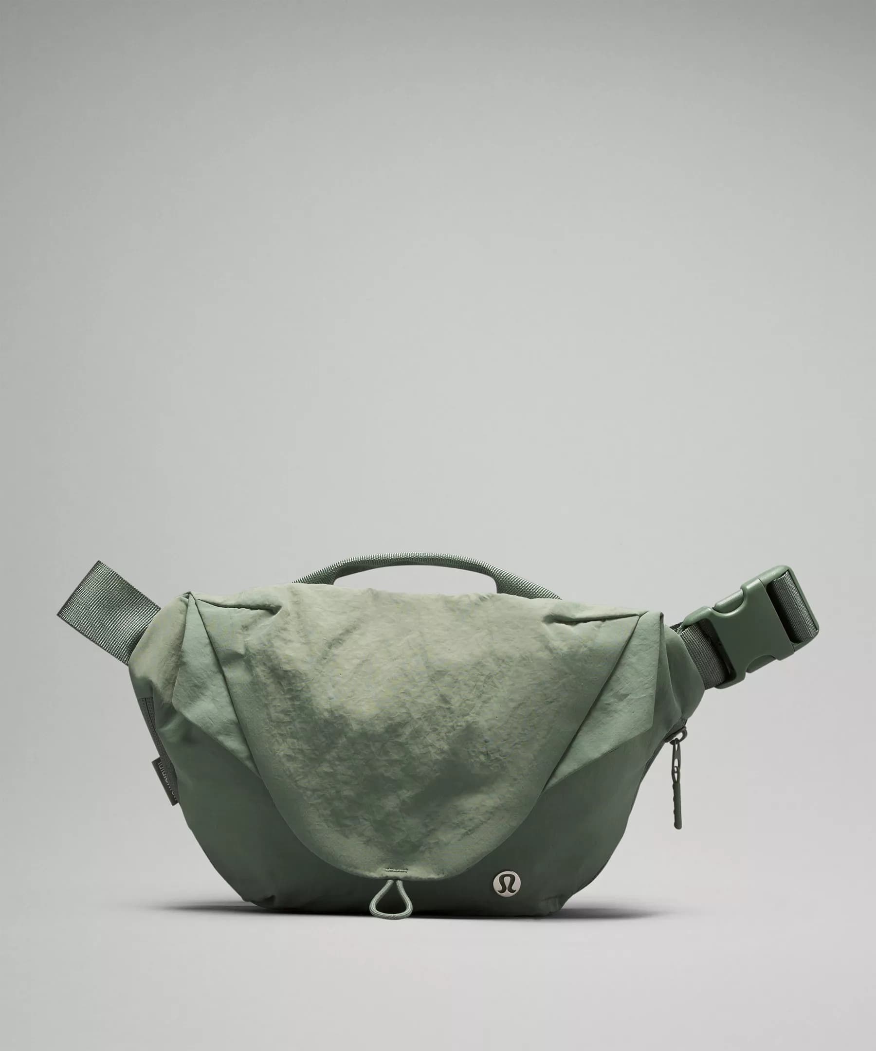 Curved Crossbody Bag 3L - Image 1