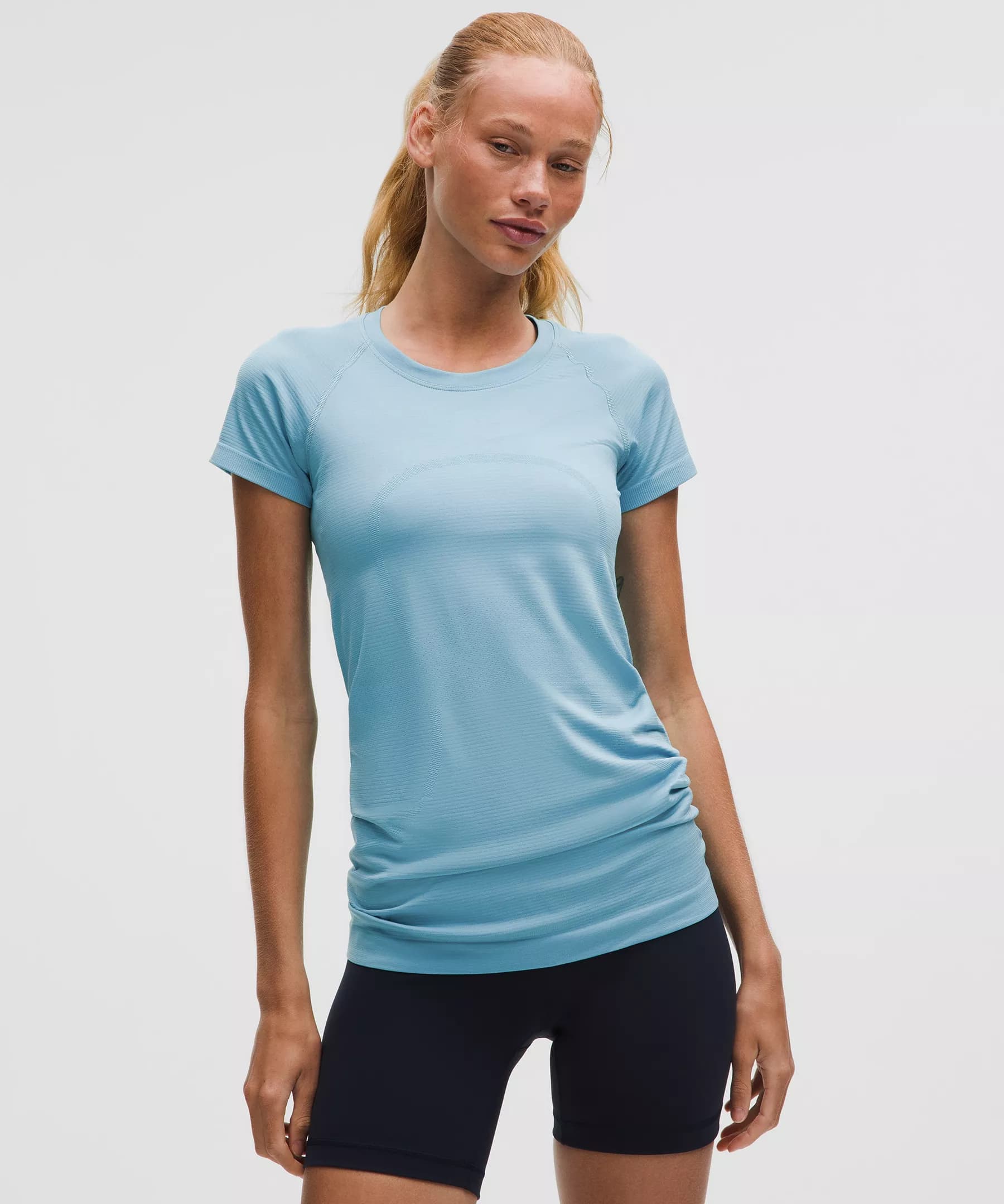 Swiftly Tech Short-Sleeve Shirt 2.0 *Hip Length - Washed Blue/Washed Blue - 8 - Image 1