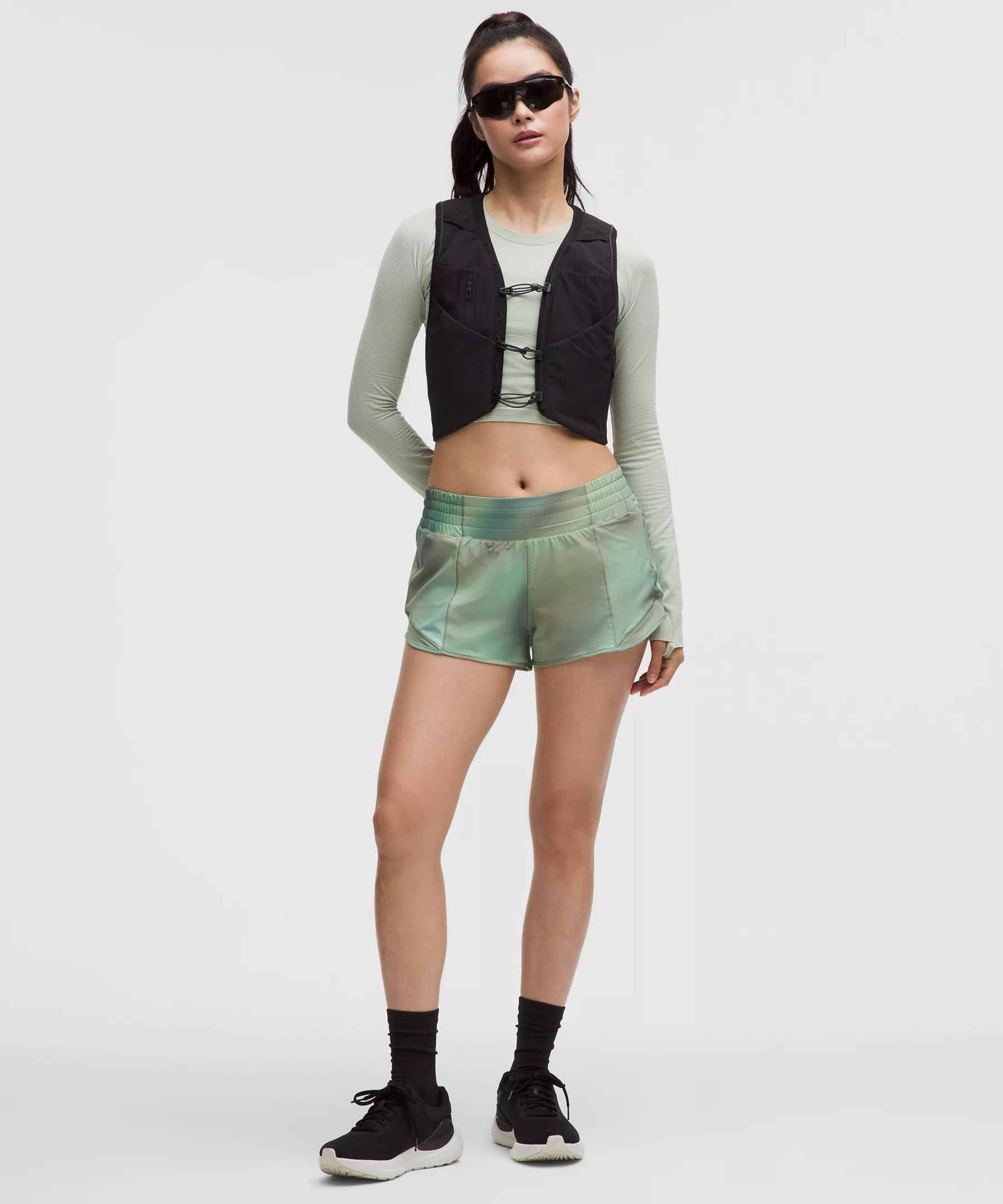 Hotty Hot High-Rise Lined Short 2.5" - Chroma Drift Green Multi/Palm Court - 4 - Image 1